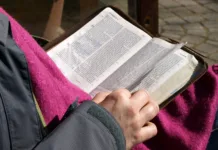 10 reasons to completely trust the Bible